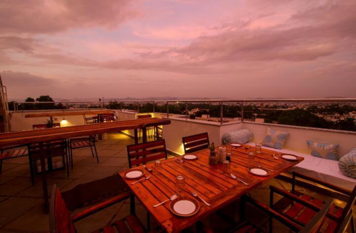 Hotel Wonder Cliff Udaipur Extérieur photo